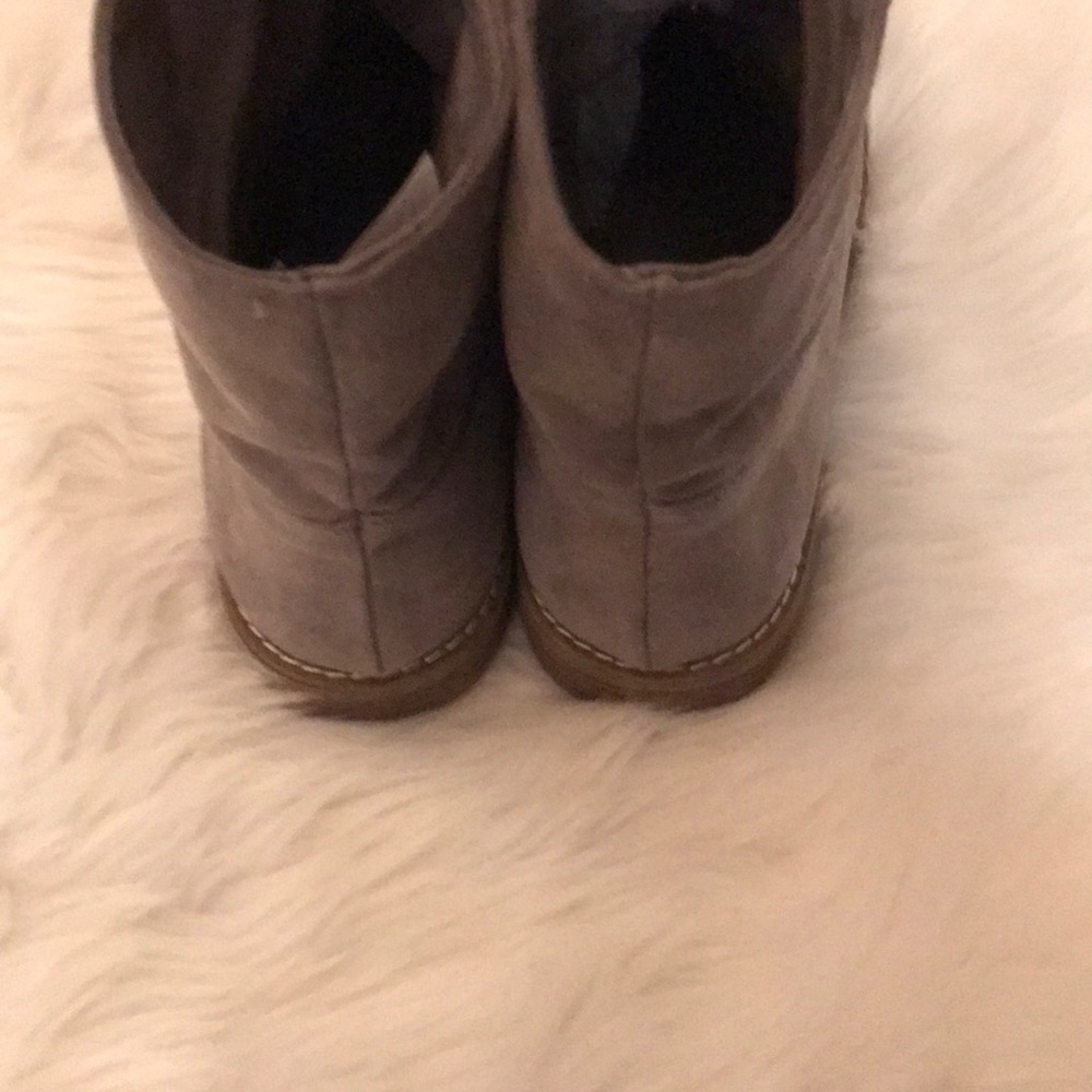 “I Have A Little Boot-tay” light gray booties - Picture 4 of 8